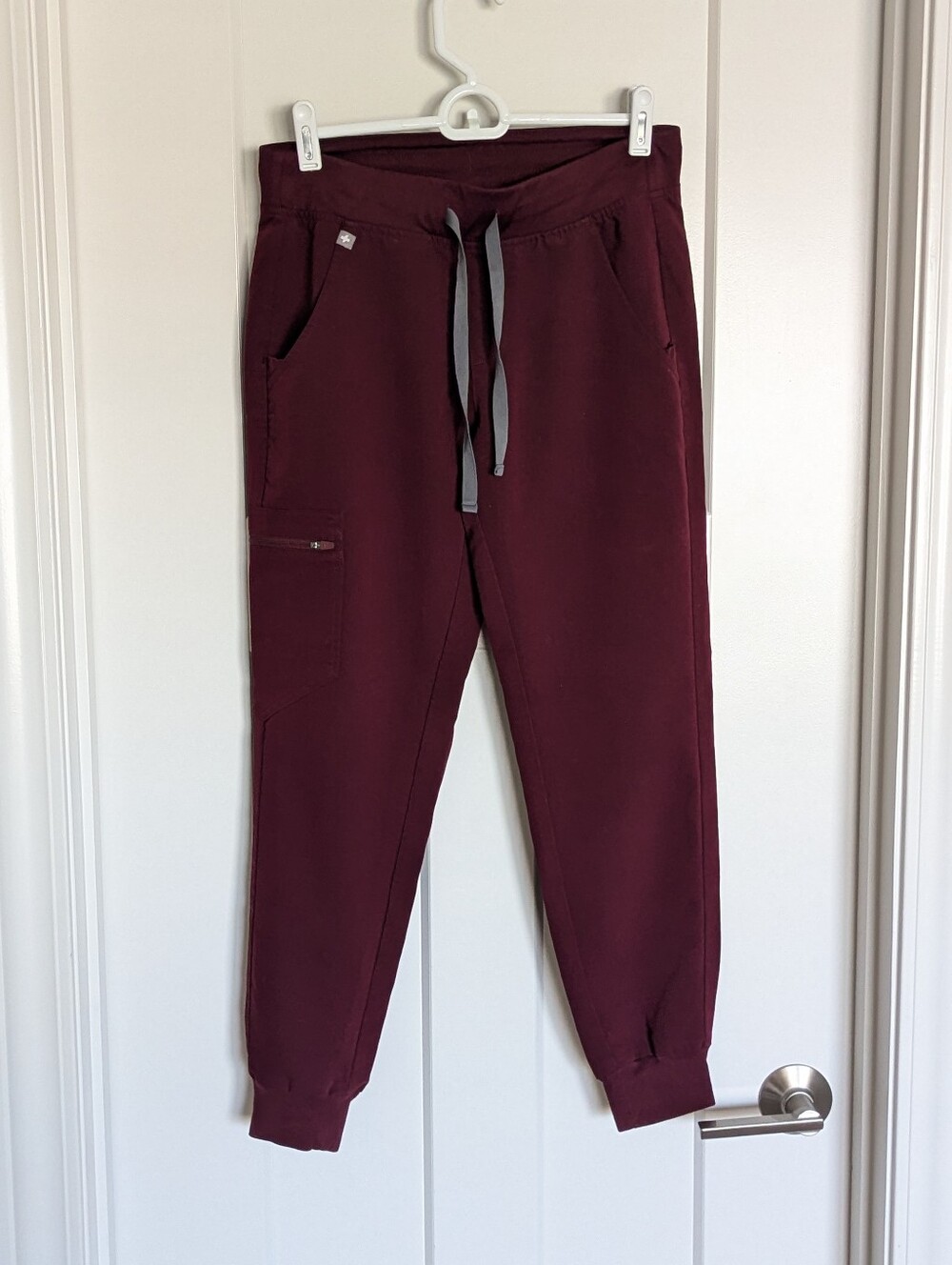 Figs Zamora Jogger Scrub Pant - Burgundy sz XS